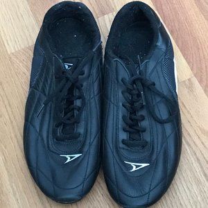 Unisex Discipline Martial Arts Shoes (M 9, W 10.5) Black Non-Marking Lt weight